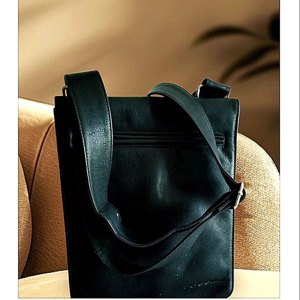 Vintage Fossil Black Leather Crossbody Messenger Bag